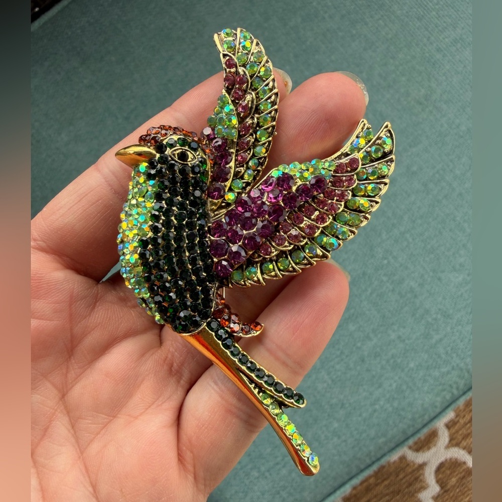 Royal Hummingbird Green Pink Crystal Bird Gold Brooch - Picture 1 of 6